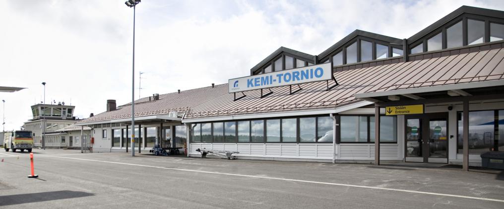 Kemi-Tornio lentoaseman julkisivu.