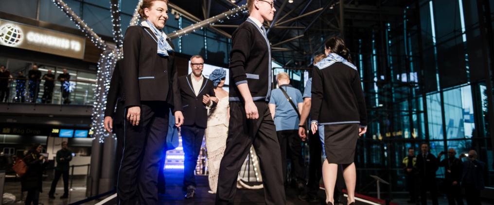 Muotinäytös Helsinki-Vantaan lentoasemalla.