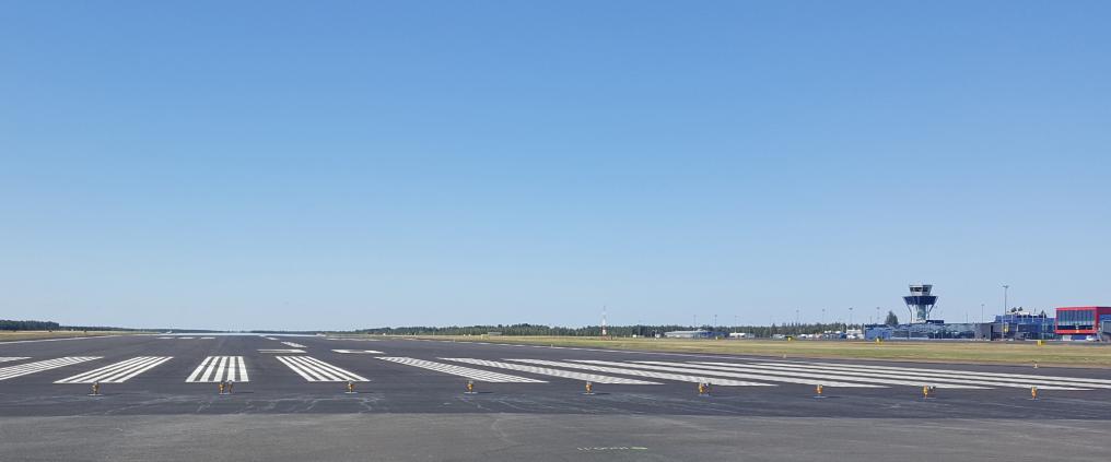 A runway at Oulu airport.