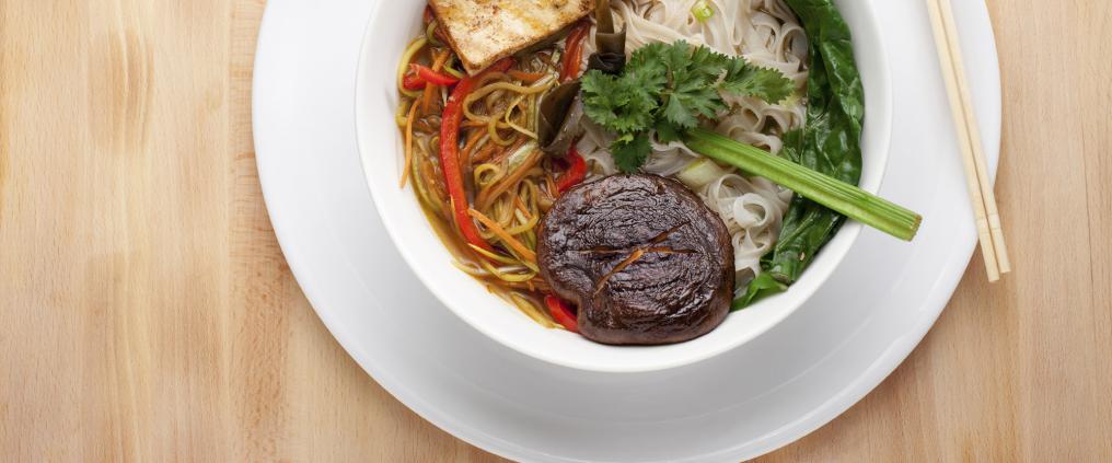 Riisinuudelikeittokulho.