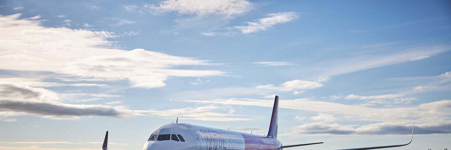 Wizz Airin lentokone Turun lentoasemalla