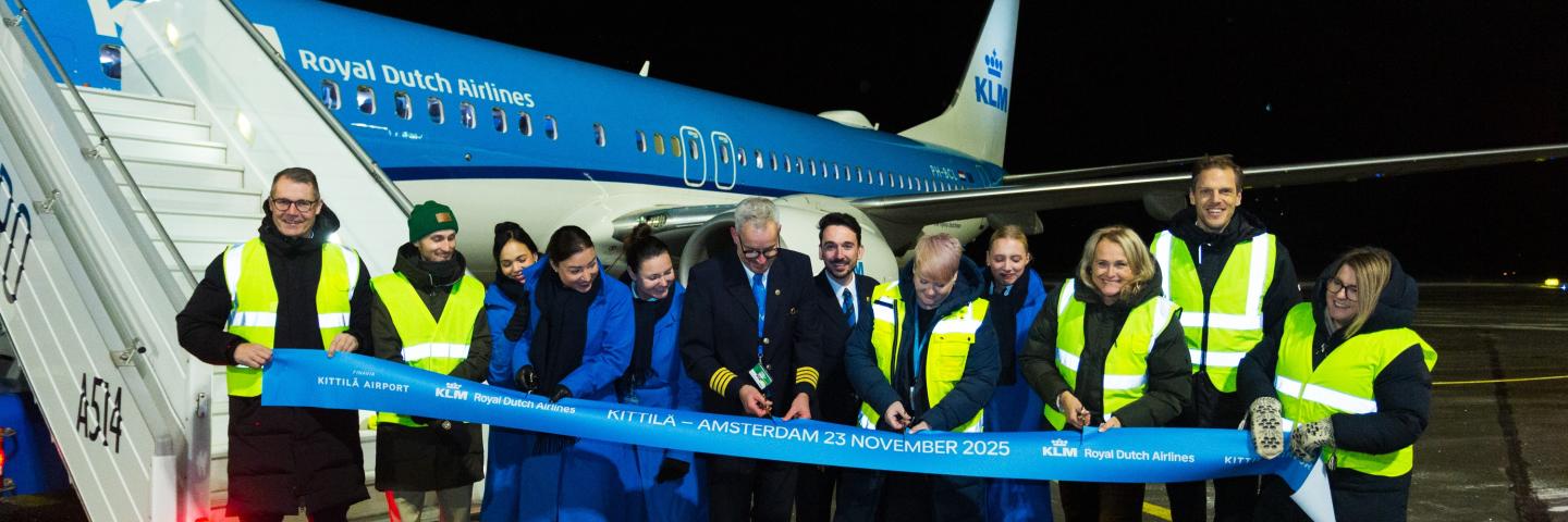 Nauhanleikkuuseremonia KLM:n Amsterdam-reitin avajaisissa Kittilässä