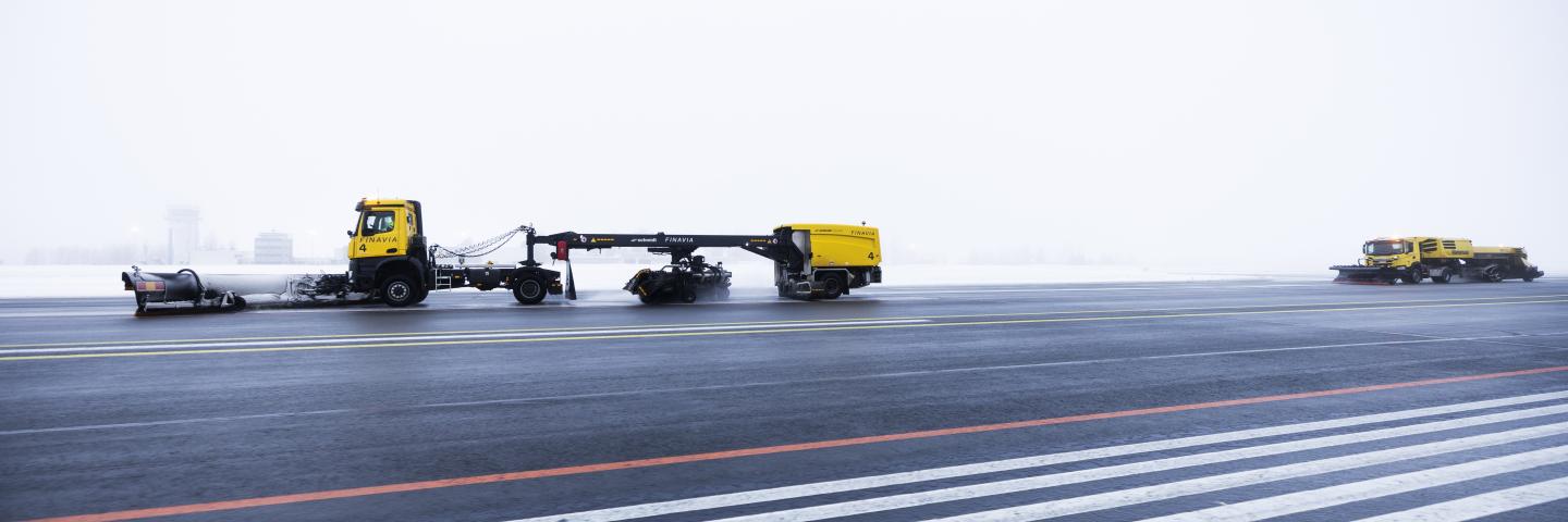 Finavia Snowhow talvikunnossapito Kuopion lentoasemalla