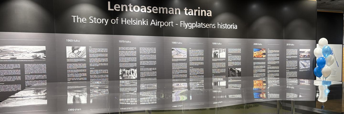 Historianäyttely Helsinki-Vantaan lentoasemalla portilla 32