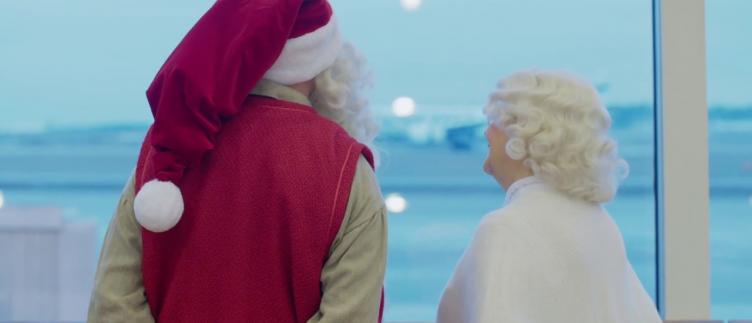 Thumbnail from the video with title Joulun tunnelmaa Helsinki-Vantaalla