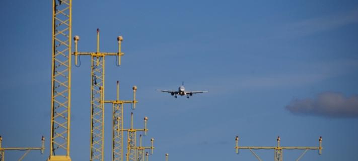 Airplane landing