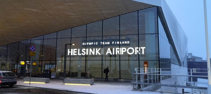 Helsinki-Vantaan lentoaseman kyltti toivottaa urheilijat tervetulleiksi