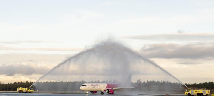 Wizz Airin Bukarest-reitin ensilento Turun lentoasemalle 27.10.2025